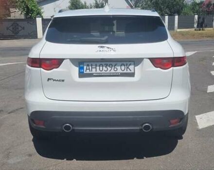 Белый Ягуар Ф-Пейс, объемом двигателя 3 л и пробегом 186 тыс. км за 19300 $, фото 4 на Automoto.ua