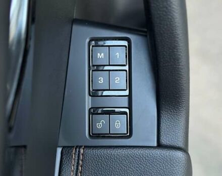 Білий Ягуар Ф-Пейс, об'ємом двигуна 2 л та пробігом 155 тис. км за 17999 $, фото 32 на Automoto.ua