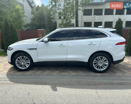 Білий Ягуар Ф-Пейс, об'ємом двигуна 2 л та пробігом 199 тис. км за 22900 $, фото 2 на Automoto.ua