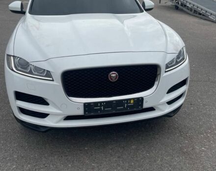 Белый Ягуар Ф-Пейс, объемом двигателя 2 л и пробегом 148 тыс. км за 25100 $, фото 1 на Automoto.ua