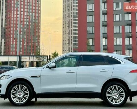 Білий Ягуар Ф-Пейс, об'ємом двигуна 2 л та пробігом 194 тис. км за 21500 $, фото 6 на Automoto.ua