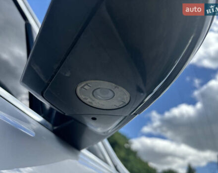 Білий Ягуар Ф-Пейс, об'ємом двигуна 2 л та пробігом 199 тис. км за 22900 $, фото 9 на Automoto.ua