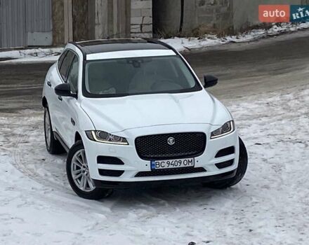Белый Ягуар Ф-Пейс, объемом двигателя 3 л и пробегом 65 тыс. км за 26900 $, фото 15 на Automoto.ua