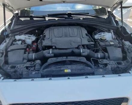 Белый Ягуар Ф-Пейс, объемом двигателя 3 л и пробегом 186 тыс. км за 19300 $, фото 25 на Automoto.ua