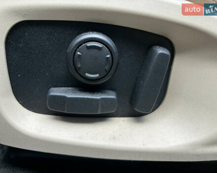 Білий Ягуар Ф-Пейс, об'ємом двигуна 2 л та пробігом 199 тис. км за 22900 $, фото 65 на Automoto.ua