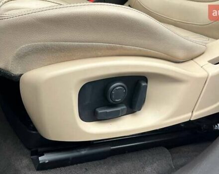 Белый Ягуар Ф-Пейс, объемом двигателя 3 л и пробегом 173 тыс. км за 14900 $, фото 17 на Automoto.ua