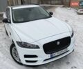 Белый Ягуар Ф-Пейс, объемом двигателя 3 л и пробегом 65 тыс. км за 26900 $, фото 38 на Automoto.ua