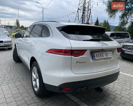 Белый Ягуар Ф-Пейс, объемом двигателя 2 л и пробегом 160 тыс. км за 18500 $, фото 3 на Automoto.ua