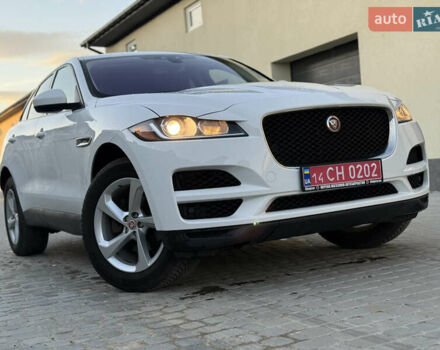 Білий Ягуар Ф-Пейс, об'ємом двигуна 2 л та пробігом 209 тис. км за 17900 $, фото 11 на Automoto.ua