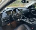 Білий Ягуар Ф-Пейс, об'ємом двигуна 2 л та пробігом 155 тис. км за 18700 $, фото 24 на Automoto.ua