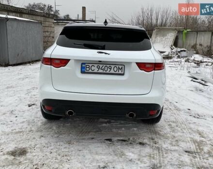 Белый Ягуар Ф-Пейс, объемом двигателя 3 л и пробегом 65 тыс. км за 26900 $, фото 58 на Automoto.ua