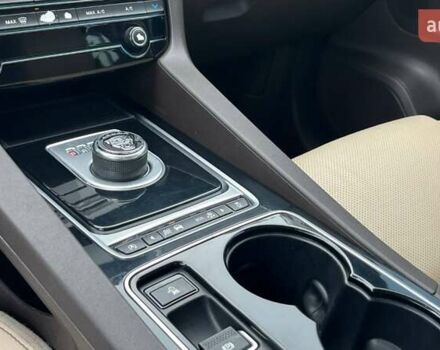 Белый Ягуар Ф-Пейс, объемом двигателя 3 л и пробегом 173 тыс. км за 14900 $, фото 11 на Automoto.ua