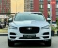 Білий Ягуар Ф-Пейс, об'ємом двигуна 2 л та пробігом 194 тис. км за 21500 $, фото 2 на Automoto.ua