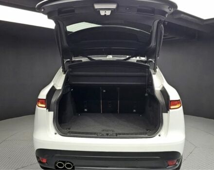 Белый Ягуар Ф-Пейс, объемом двигателя 2 л и пробегом 148 тыс. км за 25100 $, фото 12 на Automoto.ua