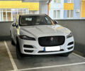Белый Ягуар Ф-Пейс, объемом двигателя 3 л и пробегом 77 тыс. км за 26500 $, фото 8 на Automoto.ua