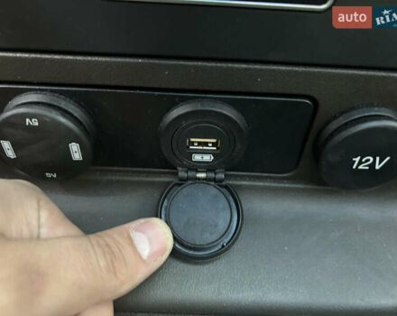 Білий Ягуар Ф-Пейс, об'ємом двигуна 2 л та пробігом 199 тис. км за 22900 $, фото 15 на Automoto.ua