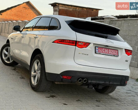 Білий Ягуар Ф-Пейс, об'ємом двигуна 2 л та пробігом 209 тис. км за 17900 $, фото 27 на Automoto.ua