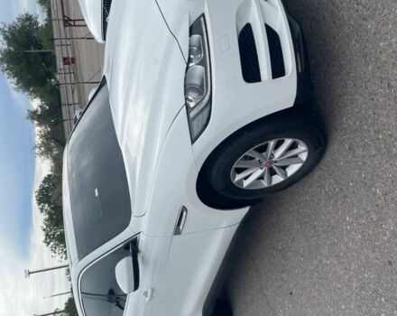 Белый Ягуар Ф-Пейс, объемом двигателя 2 л и пробегом 148 тыс. км за 25100 $, фото 2 на Automoto.ua