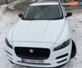 Белый Ягуар Ф-Пейс, объемом двигателя 3 л и пробегом 65 тыс. км за 26900 $, фото 40 на Automoto.ua