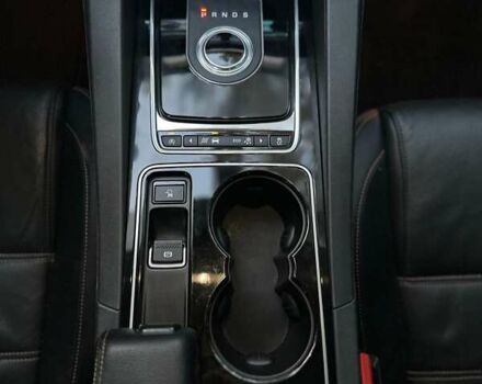 Білий Ягуар Ф-Пейс, об'ємом двигуна 2 л та пробігом 155 тис. км за 17999 $, фото 31 на Automoto.ua