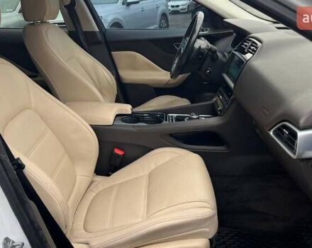 Белый Ягуар Ф-Пейс, объемом двигателя 3 л и пробегом 173 тыс. км за 14900 $, фото 36 на Automoto.ua