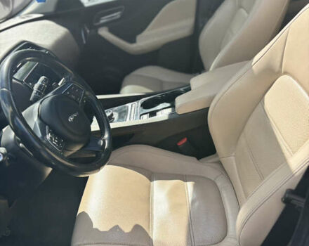 Білий Ягуар Ф-Пейс, об'ємом двигуна 2 л та пробігом 199 тис. км за 22900 $, фото 45 на Automoto.ua