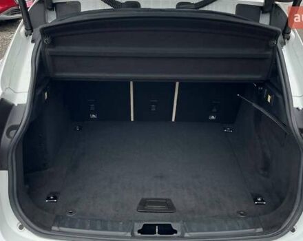 Белый Ягуар Ф-Пейс, объемом двигателя 3 л и пробегом 173 тыс. км за 14900 $, фото 30 на Automoto.ua