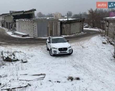 Белый Ягуар Ф-Пейс, объемом двигателя 3 л и пробегом 65 тыс. км за 26900 $, фото 9 на Automoto.ua