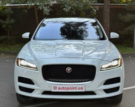 Білий Ягуар Ф-Пейс, об'ємом двигуна 2 л та пробігом 155 тис. км за 17999 $, фото 1 на Automoto.ua