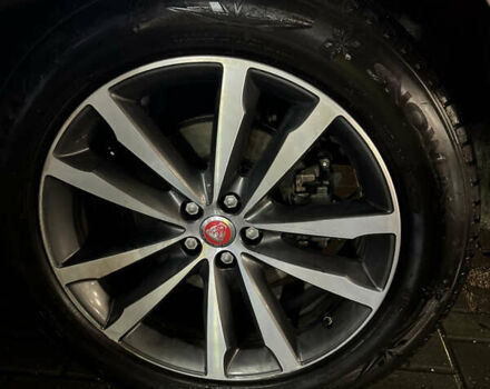 Белый Ягуар Ф-Пейс, объемом двигателя 3 л и пробегом 77 тыс. км за 26500 $, фото 7 на Automoto.ua