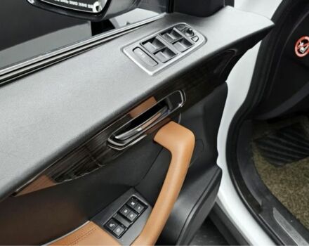 Белый Ягуар Ф-Пейс, объемом двигателя 2 л и пробегом 148 тыс. км за 25100 $, фото 15 на Automoto.ua