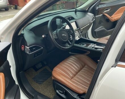 Белый Ягуар Ф-Пейс, объемом двигателя 2 л и пробегом 148 тыс. км за 25100 $, фото 21 на Automoto.ua