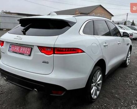 Белый Ягуар Ф-Пейс, объемом двигателя 3 л и пробегом 173 тыс. км за 14900 $, фото 5 на Automoto.ua