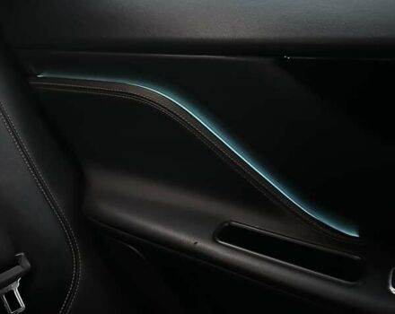 Білий Ягуар Ф-Пейс, об'ємом двигуна 2 л та пробігом 155 тис. км за 17999 $, фото 28 на Automoto.ua