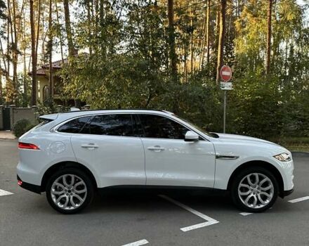 Білий Ягуар Ф-Пейс, об'ємом двигуна 2 л та пробігом 155 тис. км за 18700 $, фото 4 на Automoto.ua