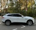 Білий Ягуар Ф-Пейс, об'ємом двигуна 2 л та пробігом 155 тис. км за 18700 $, фото 4 на Automoto.ua