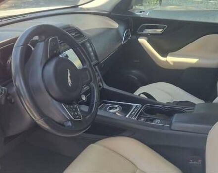 Белый Ягуар Ф-Пейс, объемом двигателя 3 л и пробегом 186 тыс. км за 19300 $, фото 9 на Automoto.ua