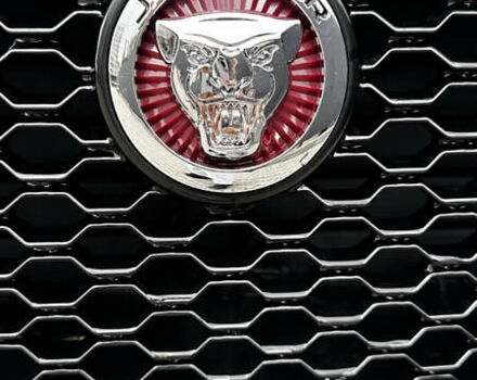 Белый Ягуар Ф-Пейс, объемом двигателя 3 л и пробегом 153 тыс. км за 20500 $, фото 11 на Automoto.ua