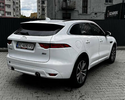 Белый Ягуар Ф-Пейс, объемом двигателя 3 л и пробегом 153 тыс. км за 20500 $, фото 4 на Automoto.ua