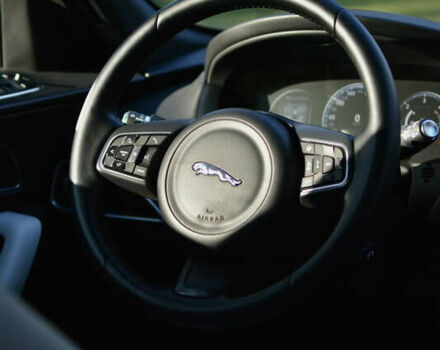 Білий Ягуар Ф-Пейс, об'ємом двигуна 2 л та пробігом 192 тис. км за 19300 $, фото 9 на Automoto.ua