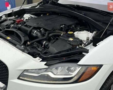 Белый Ягуар Ф-Пейс, объемом двигателя 3 л и пробегом 173 тыс. км за 14900 $, фото 27 на Automoto.ua