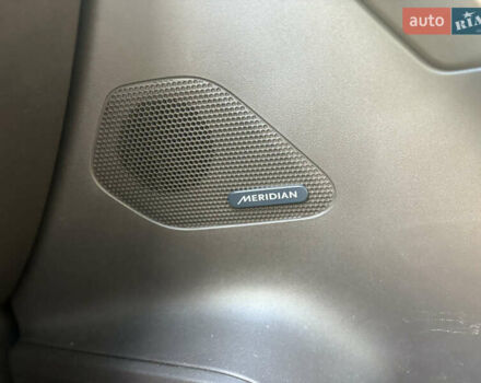 Білий Ягуар Ф-Пейс, об'ємом двигуна 2 л та пробігом 199 тис. км за 22900 $, фото 26 на Automoto.ua