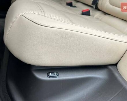 Белый Ягуар Ф-Пейс, объемом двигателя 3 л и пробегом 173 тыс. км за 14900 $, фото 24 на Automoto.ua