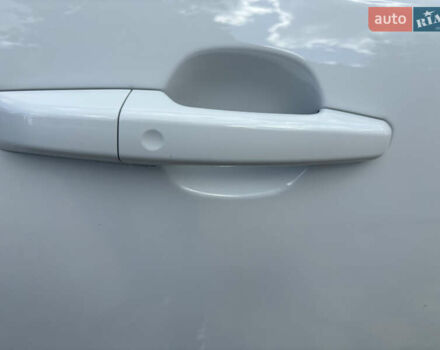 Білий Ягуар Ф-Пейс, об'ємом двигуна 2 л та пробігом 199 тис. км за 22900 $, фото 10 на Automoto.ua