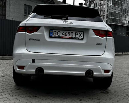 Белый Ягуар Ф-Пейс, объемом двигателя 3 л и пробегом 153 тыс. км за 20500 $, фото 6 на Automoto.ua