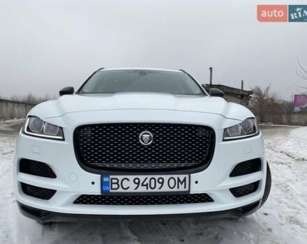 Белый Ягуар Ф-Пейс, объемом двигателя 3 л и пробегом 65 тыс. км за 26900 $, фото 26 на Automoto.ua