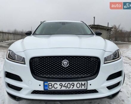 Белый Ягуар Ф-Пейс, объемом двигателя 3 л и пробегом 65 тыс. км за 26900 $, фото 24 на Automoto.ua