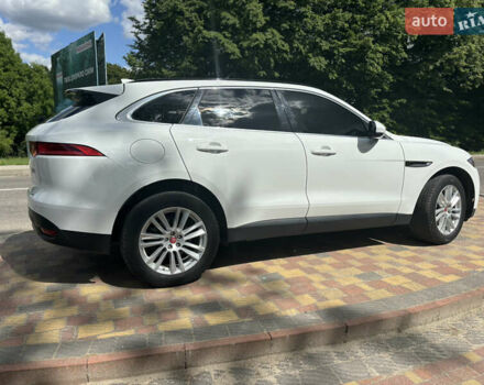Білий Ягуар Ф-Пейс, об'ємом двигуна 2 л та пробігом 199 тис. км за 22900 $, фото 5 на Automoto.ua