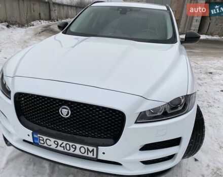 Белый Ягуар Ф-Пейс, объемом двигателя 3 л и пробегом 65 тыс. км за 26900 $, фото 28 на Automoto.ua