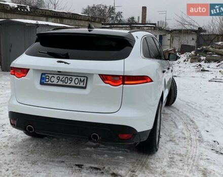 Белый Ягуар Ф-Пейс, объемом двигателя 3 л и пробегом 65 тыс. км за 26900 $, фото 20 на Automoto.ua